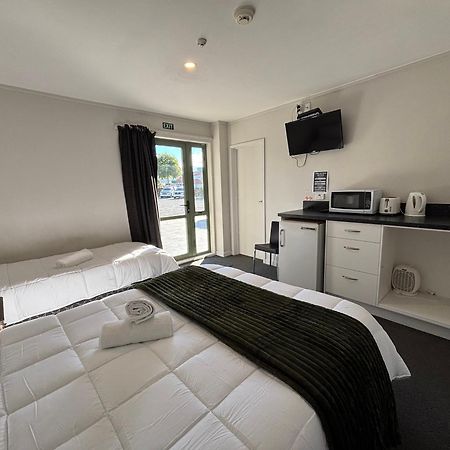 Leopard Hotel Waipukurau Exterior foto