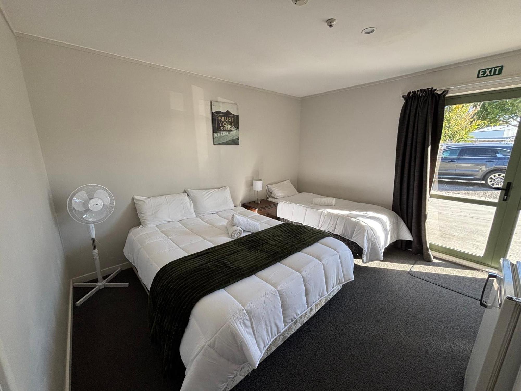 Leopard Hotel Waipukurau Exterior foto